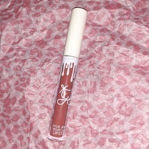 Kylie Jenner lip gloss/lipstick